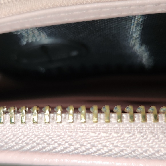 Wallets - Picture 10 of 13